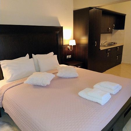 Neraides Hotell Káto Loutrákion Eksteriør bilde